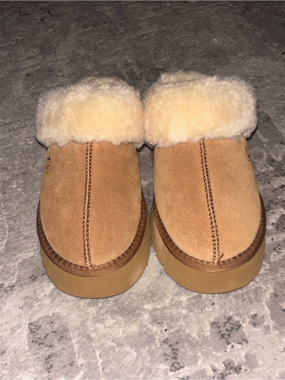 Woman’s Platform UGG slippers- Chestnut - Picture 4 of 6